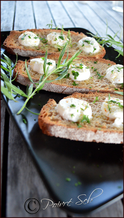 tartines-au-chèvre-frais-aux-herbes-a-huile-de-truffe-prestige-cretois