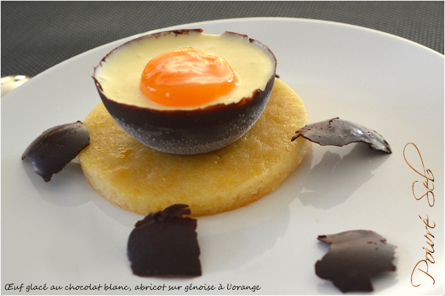 Œuf au chocolat blanc, abricot sur génoise à l’orange