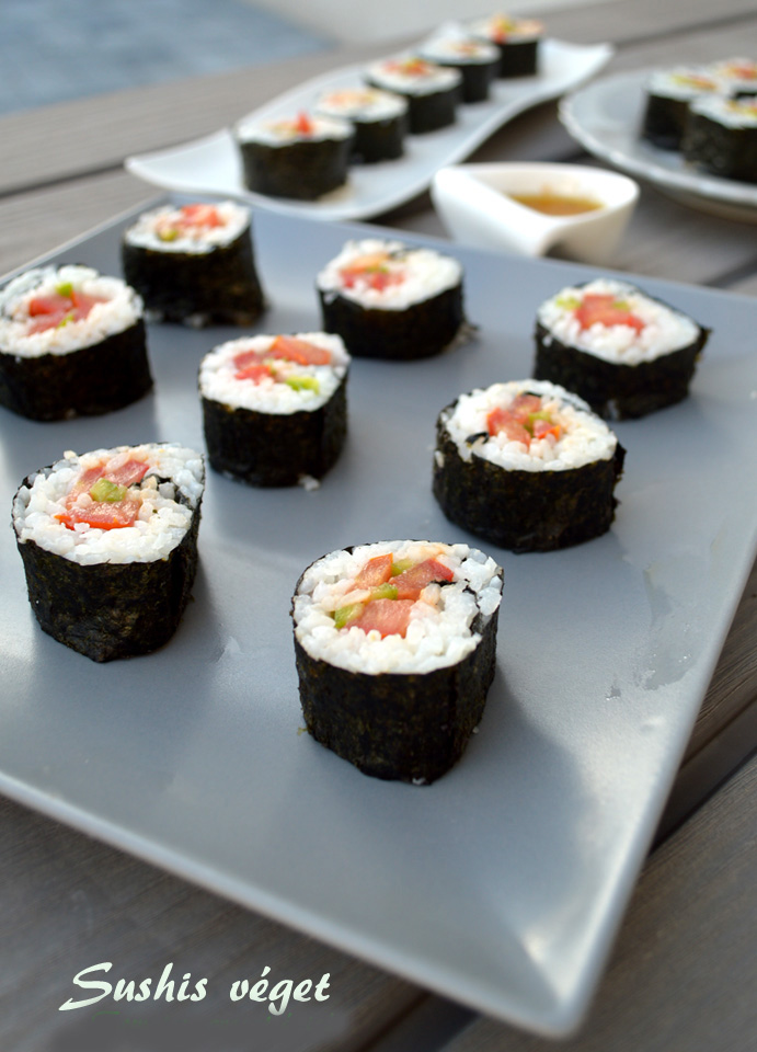 Sushis végétariens, tomates poivrons sauce épicée